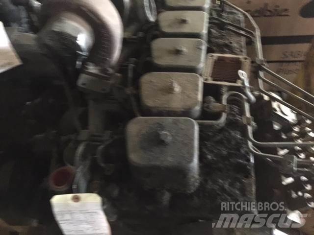 Komatsu SA6D102-1 Moottorit