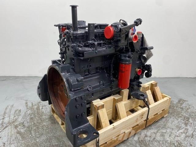 Komatsu SAA6D114E-3 Moottorit