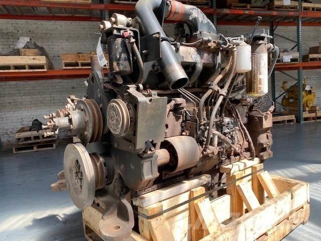 Komatsu SAA6D125E-2 Moottorit
