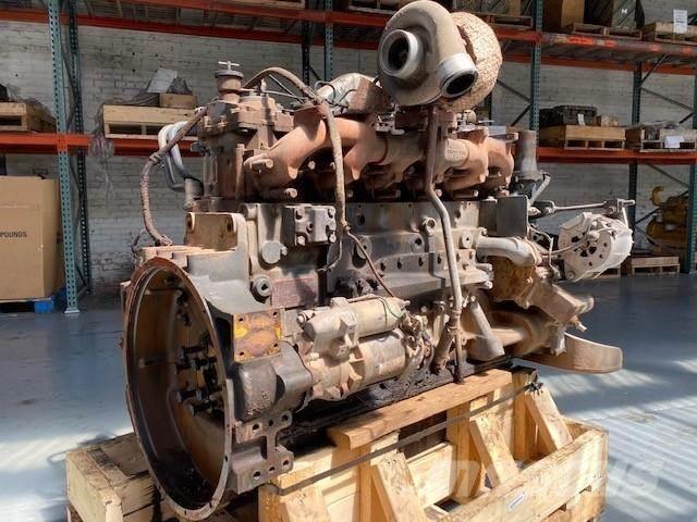 Komatsu SAA6D125E-2 Moottorit