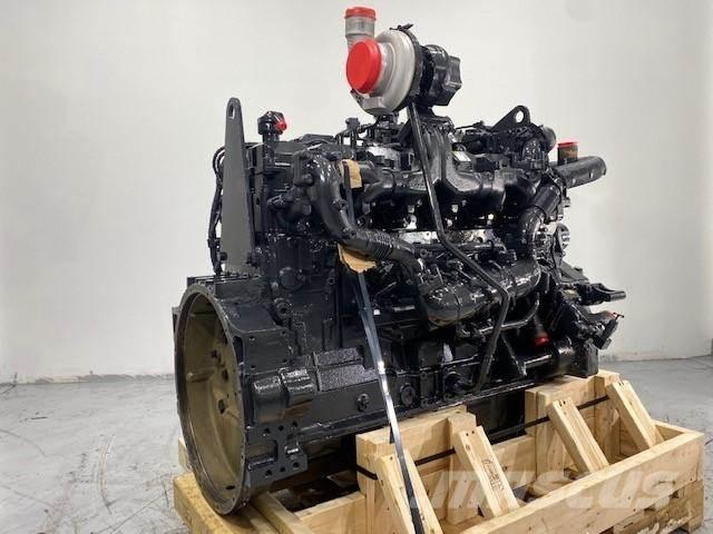 Komatsu SAA6D125E-5 Moottorit