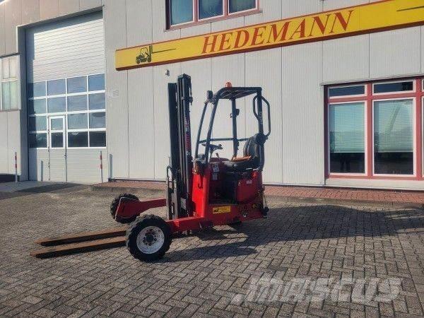 Moffett M4 25.3 Maastotrukit