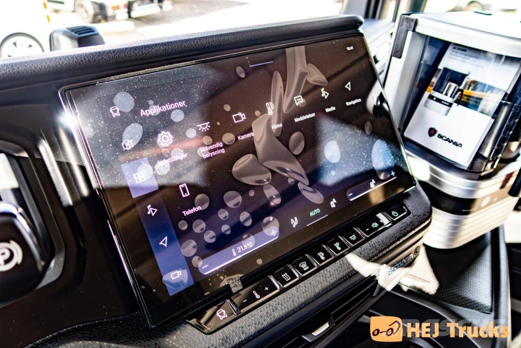 Scania R530 A6x2NB Vetopöytäautot