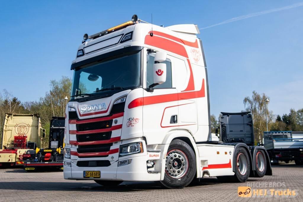 Scania R660 A6x2NB Vetopöytäautot