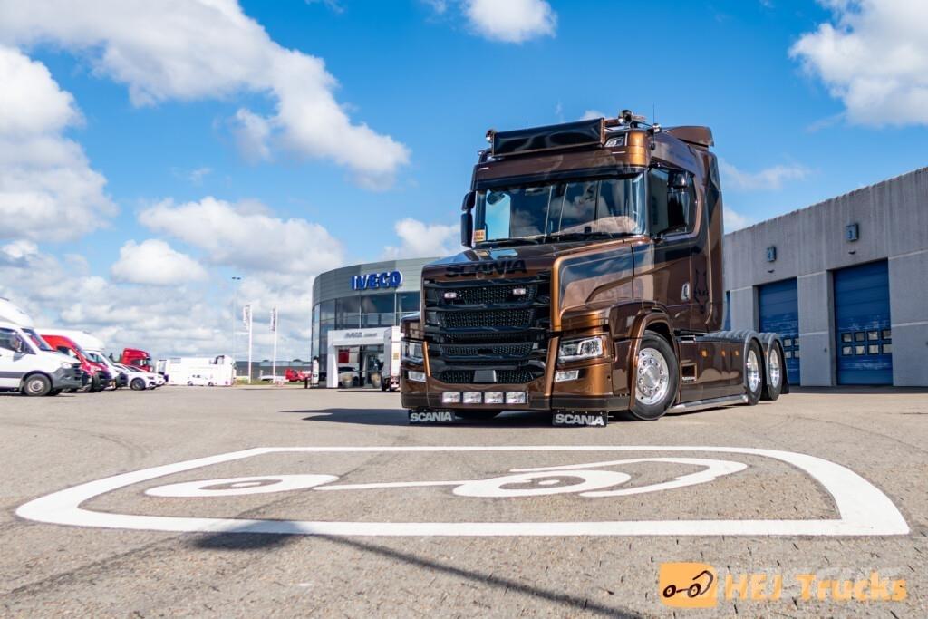 Scania RT520 A6x2NB Vetopöytäautot