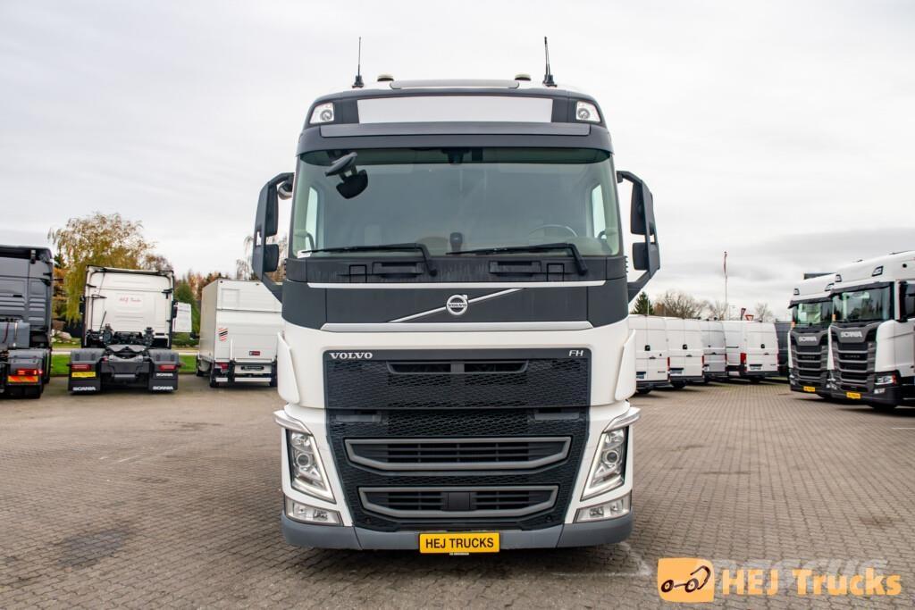 Volvo FH500 4x2 MEGA Vetopöytäautot