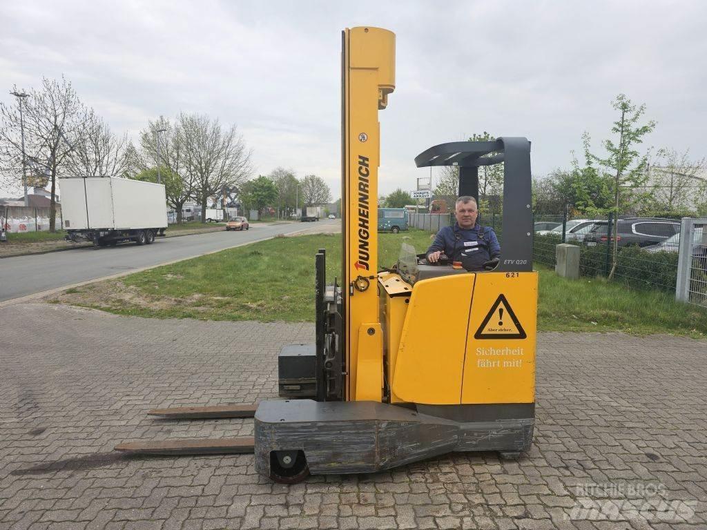 Jungheinrich ETVQ20 Nelitietrukit
