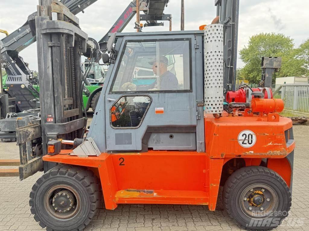 Komatsu FG60-5 Nestekaasutrukit