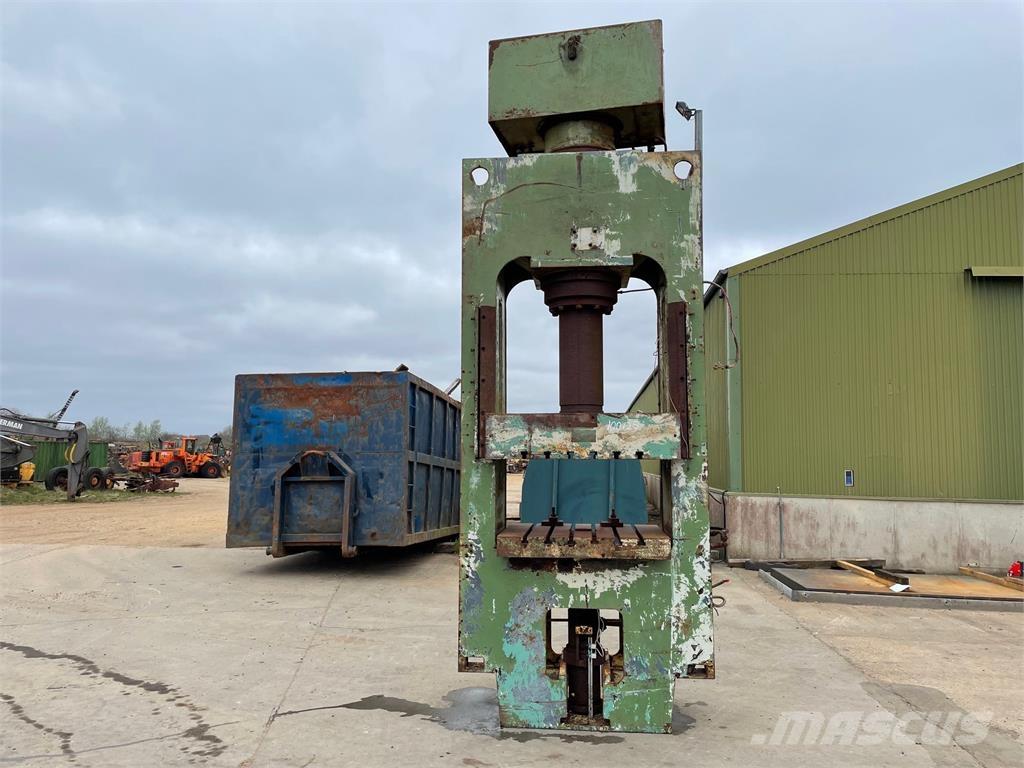  300 ton hydr. presser Muut