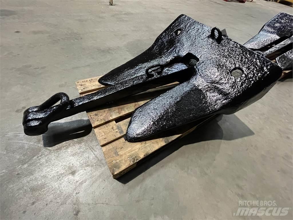  420 kg AC 14 Anker Veneet, proomut ja ponttoonit