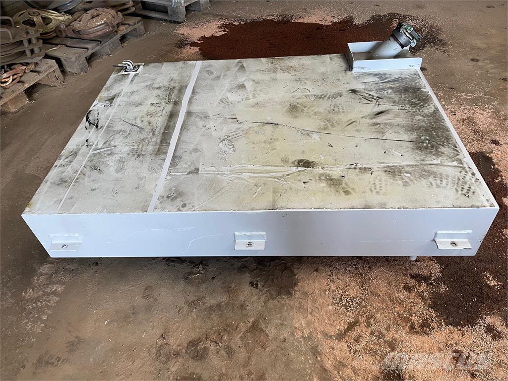  Brændstoftank - 380 Ltr. Muut