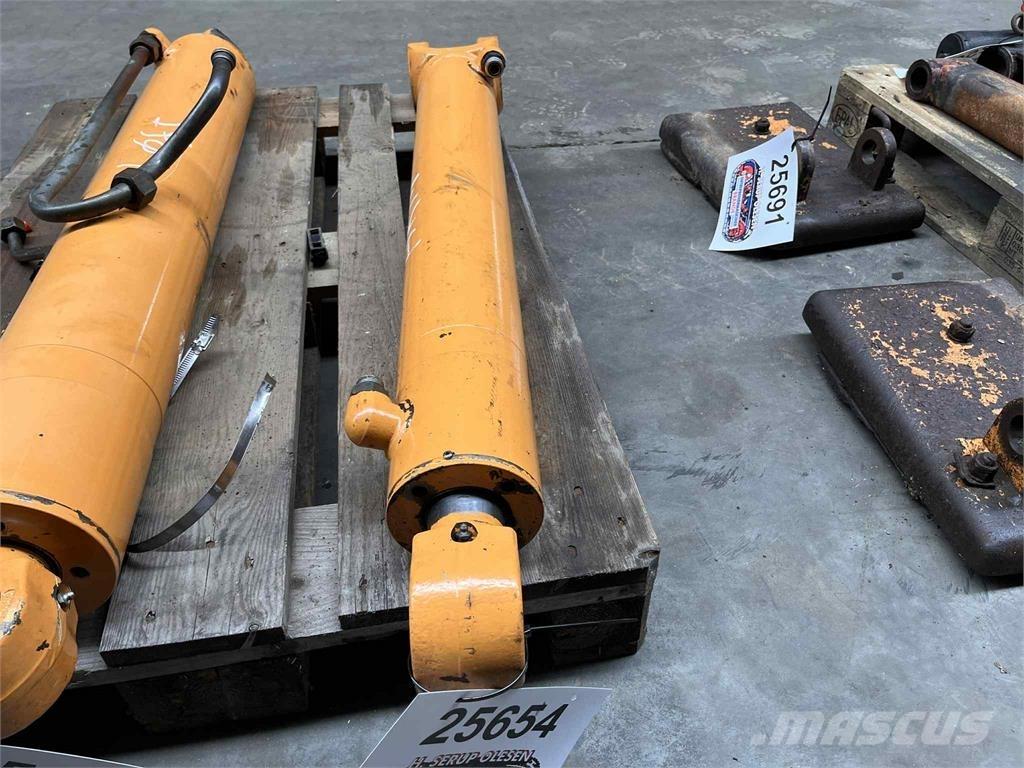 CASE 695SR armcylinder Hydrauliikka