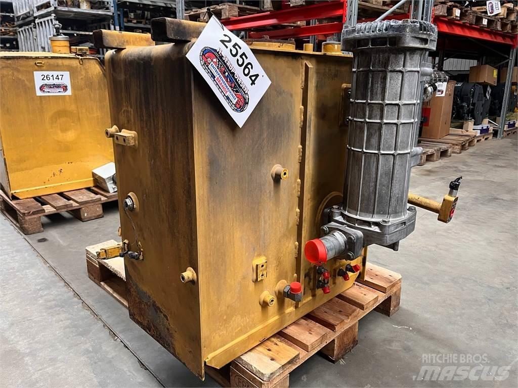 CAT 323D hydrauliktank Hydrauliikka