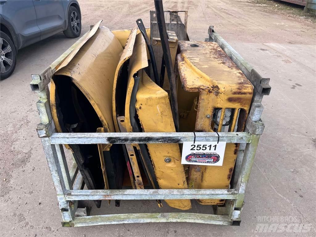 CAT 323D Skærme Muut