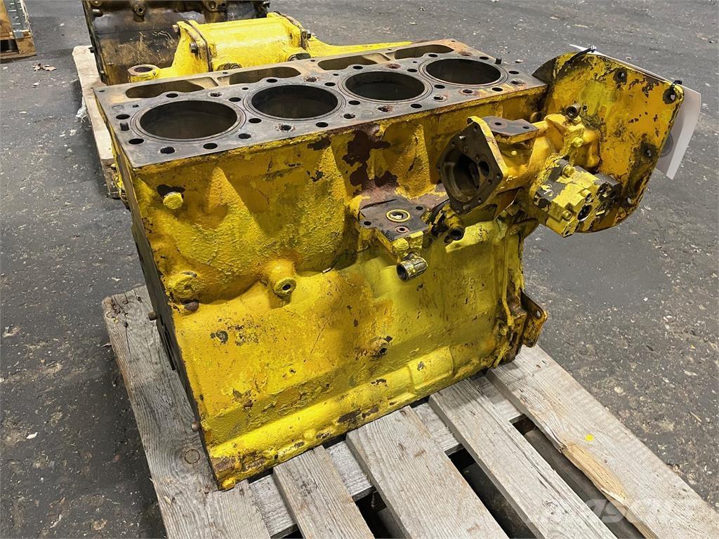 CAT 3304 motorblok Moottorit