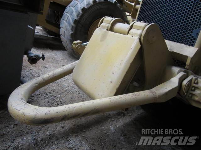 CAT 627 scraper til ophug Muut koneet