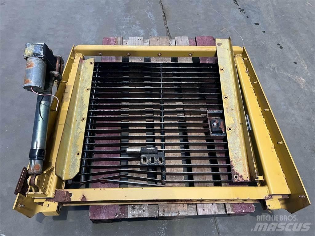 CAT 962GII Kølergrill Muut