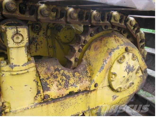 CAT D5LGP dozer, til ophug Telaketjupuskutraktorit