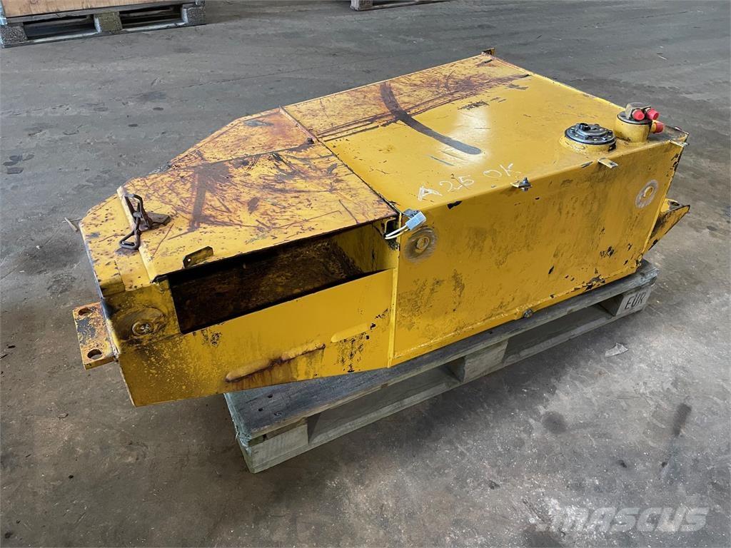  Dieseltank ex. Volvo A25 Muut