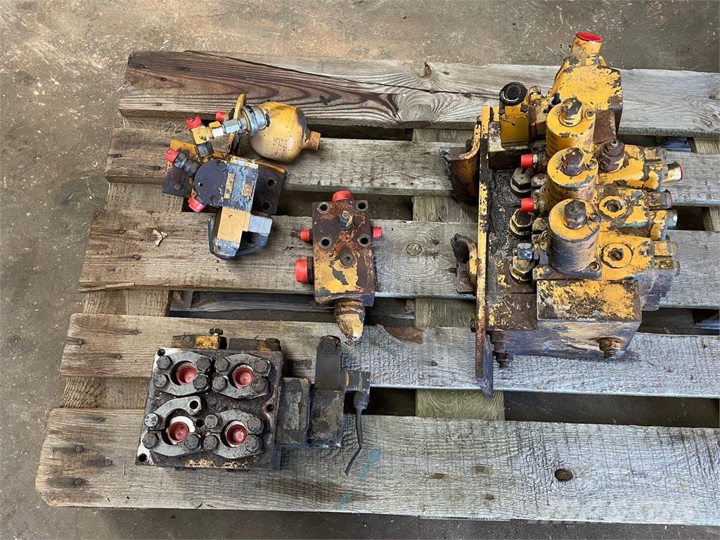  Diverse dele ex. Cat 206 Hydrauliikka