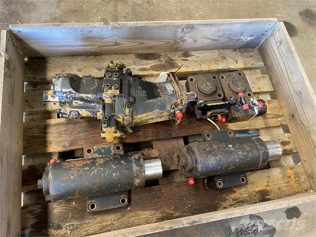  Diverse dele ex. Cat 206 Hydrauliikka