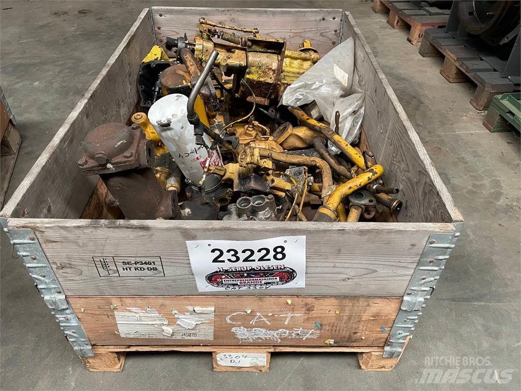  Diverse dele ex. Cat 3304 Moottorit