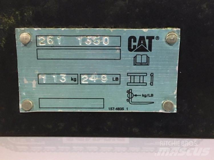  Gaffelbord 2,5 ton - Cat Trukkihaarukat