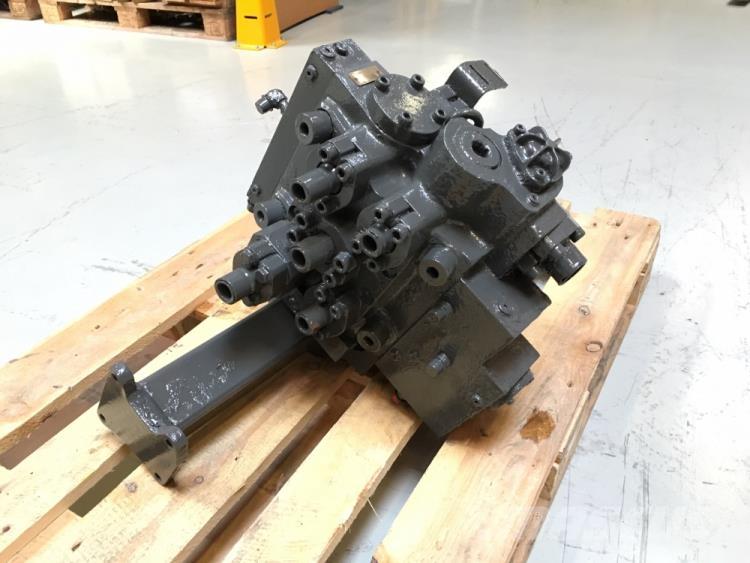  Hovedventil ex. Volvo L180E Hydrauliikka