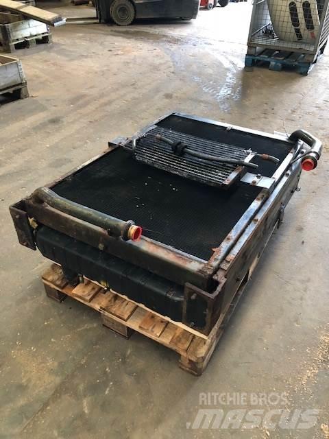 Køler ex. Hyundai R290LC-7A Moottorit