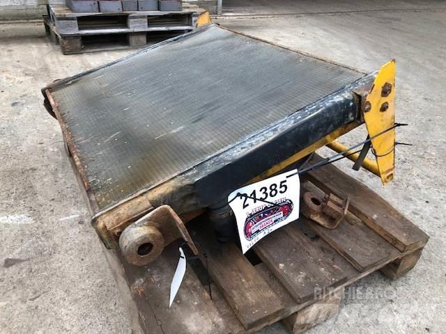  Køler ex. Volvo A20 Moottorit