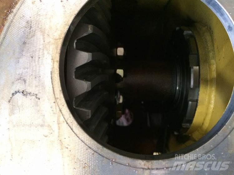 Komatsu D37P-5 Køregear Vaihteisto