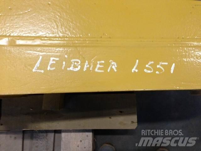 Liebherr L551 Link Arm Muut