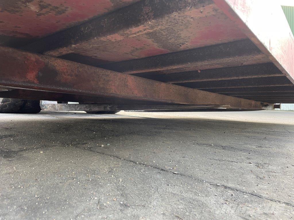  Maskintrailer med wirehejs Puoliperävaunulavetit