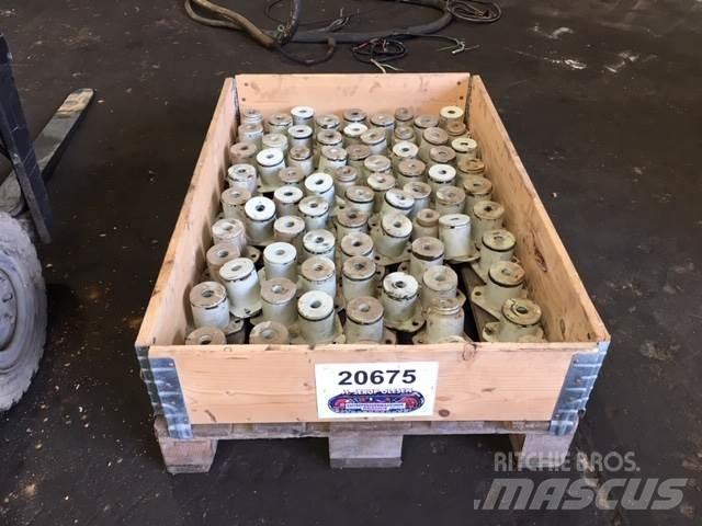  Motorophæng - ca. 100 stk. Moottorit