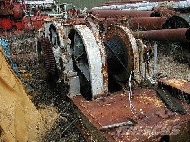  Piloteringsspil 3 tromler Vinssit, nostolaitteet ja materiaalinostimet