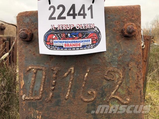  Rammeslag ca. 2000 kg Muut