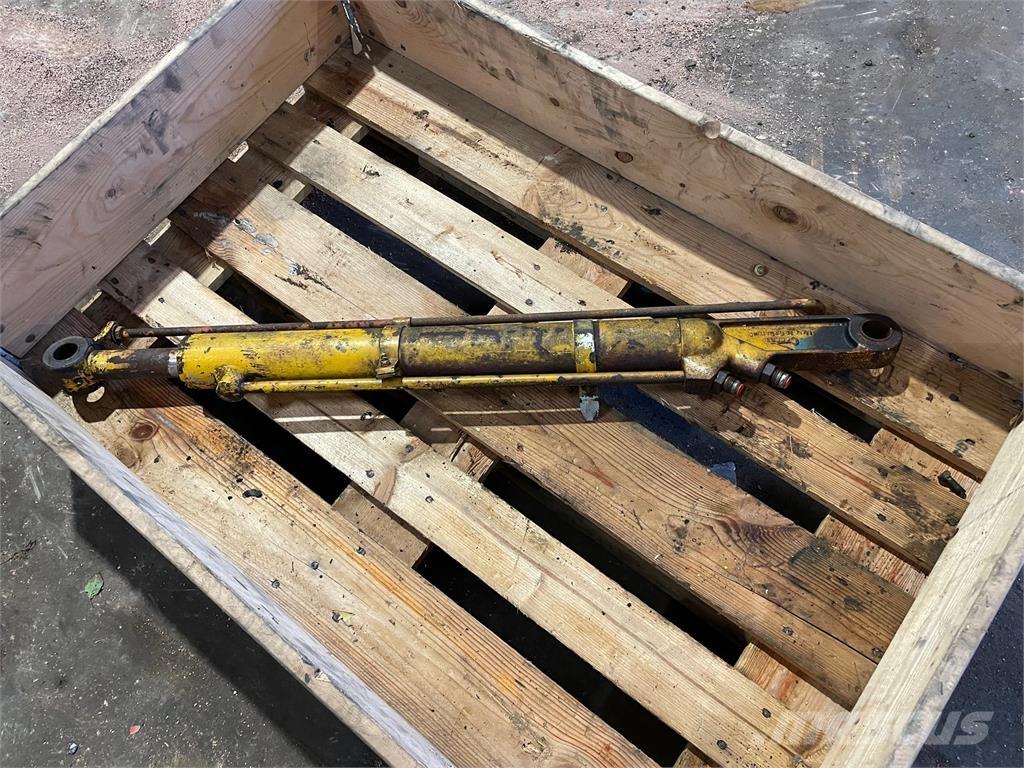  Skovlcylinder ex. MF50BX Hydrauliikka
