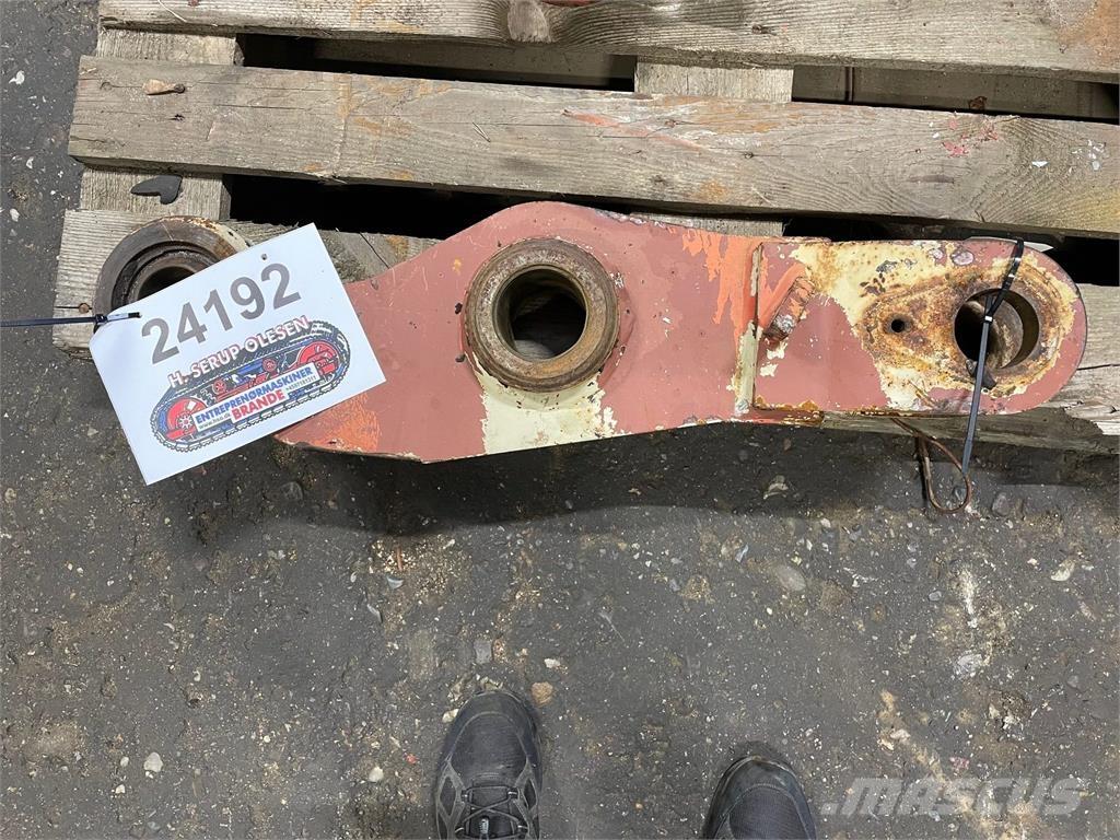 Volvo L120 Link Arm Muut