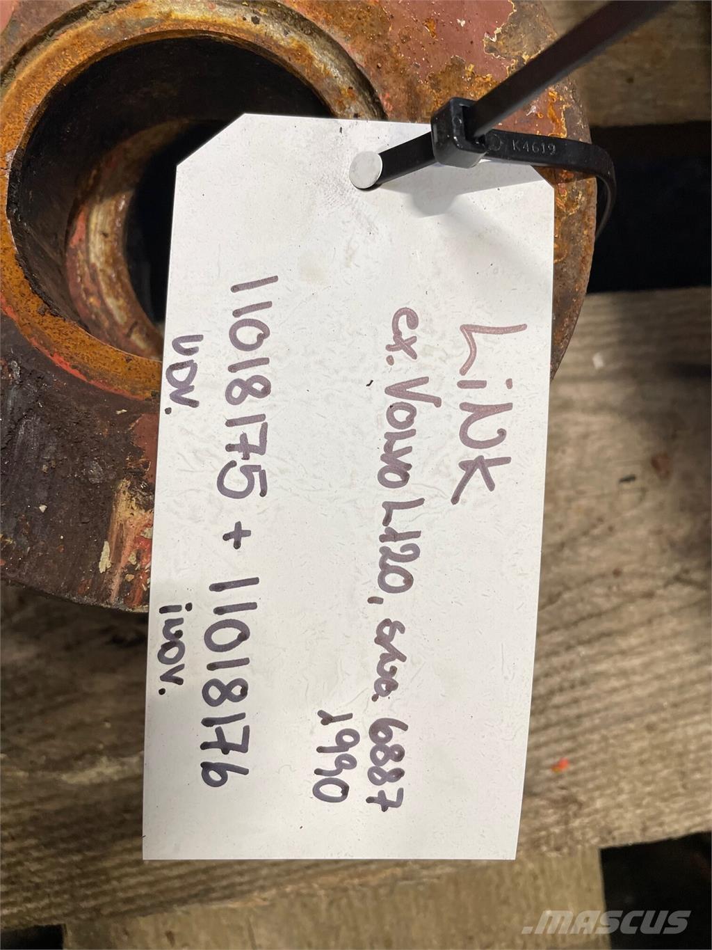 Volvo L120 Link Arm Muut