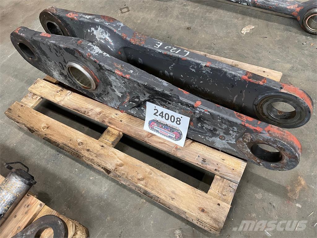 Volvo L120E Link Arm Muut