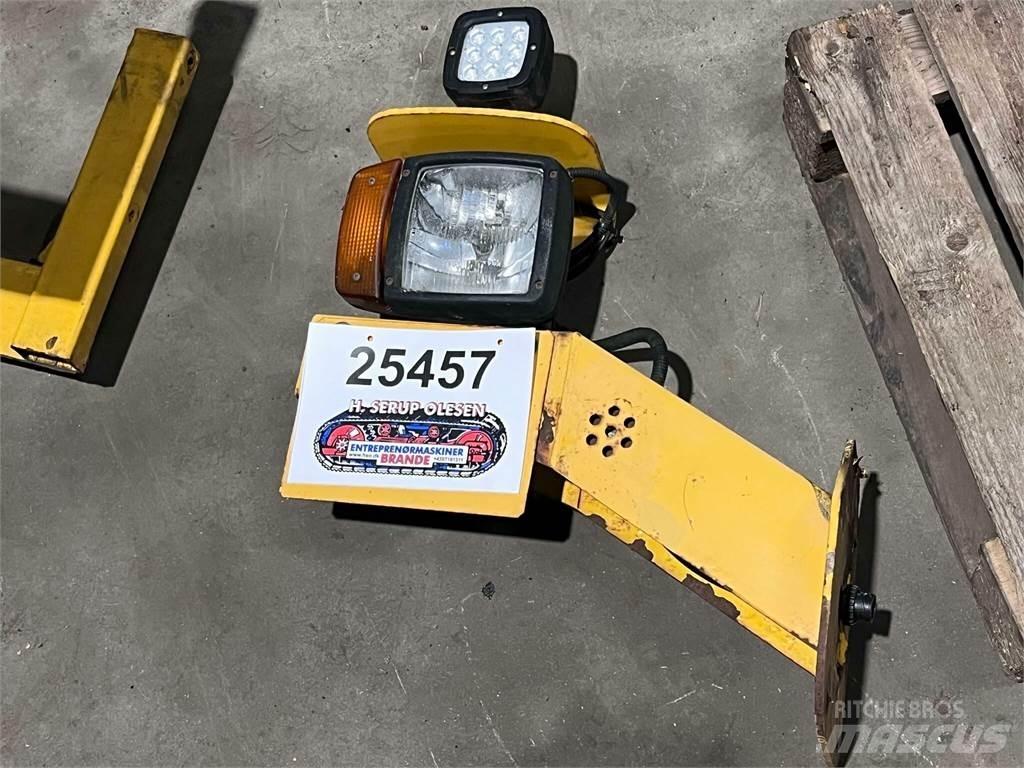 Volvo L120F frontlygte Sähkö ja elektroniikka