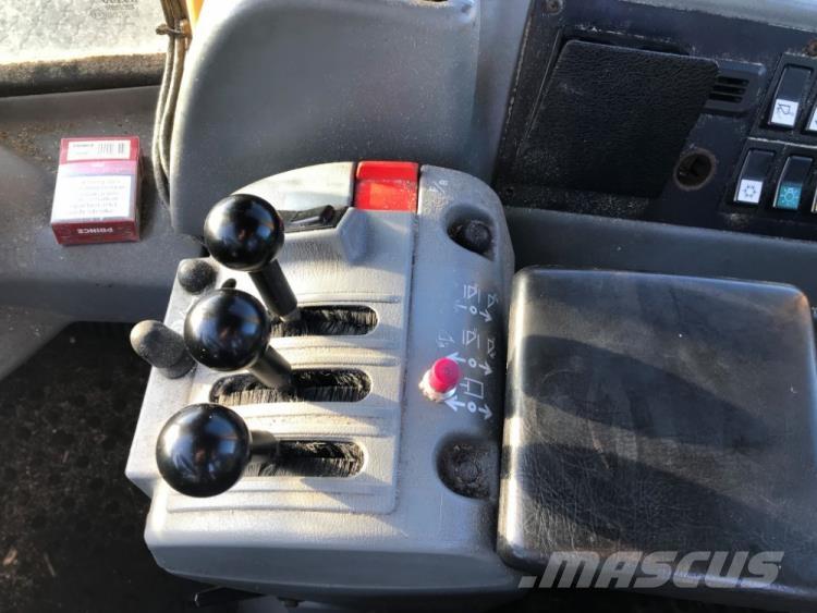 Volvo L180E til ophug Pyöräkuormaajat