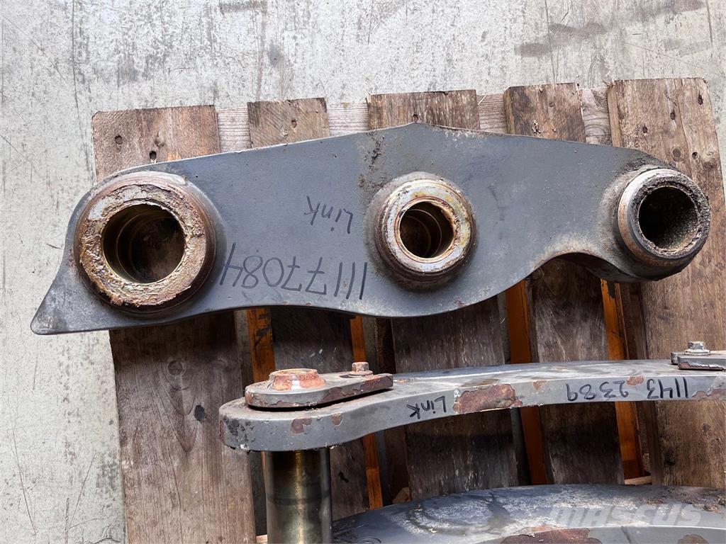 Volvo L60H Link Arm Muut