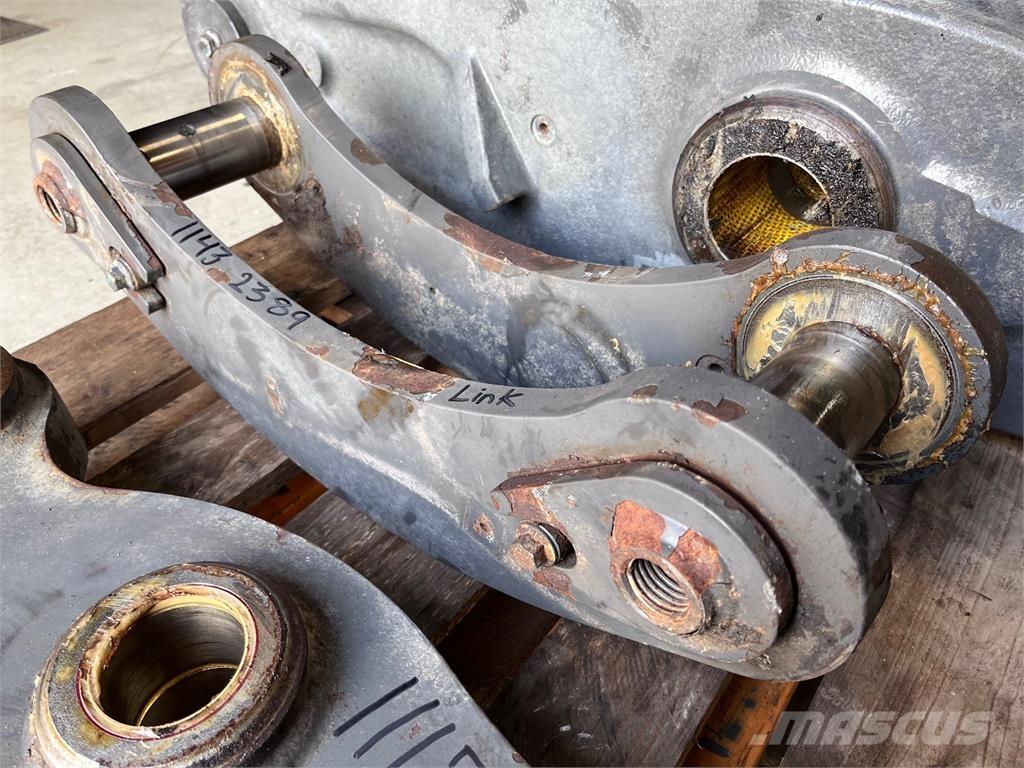 Volvo L60H Link Arm Muut