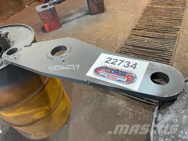 Volvo L90B Link Arm Muut