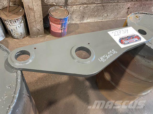 Volvo L90B Link Arm Muut