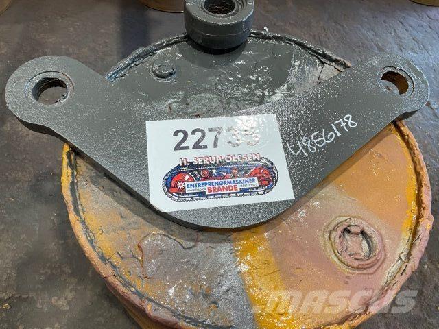 Volvo L90B Link Arm Muut