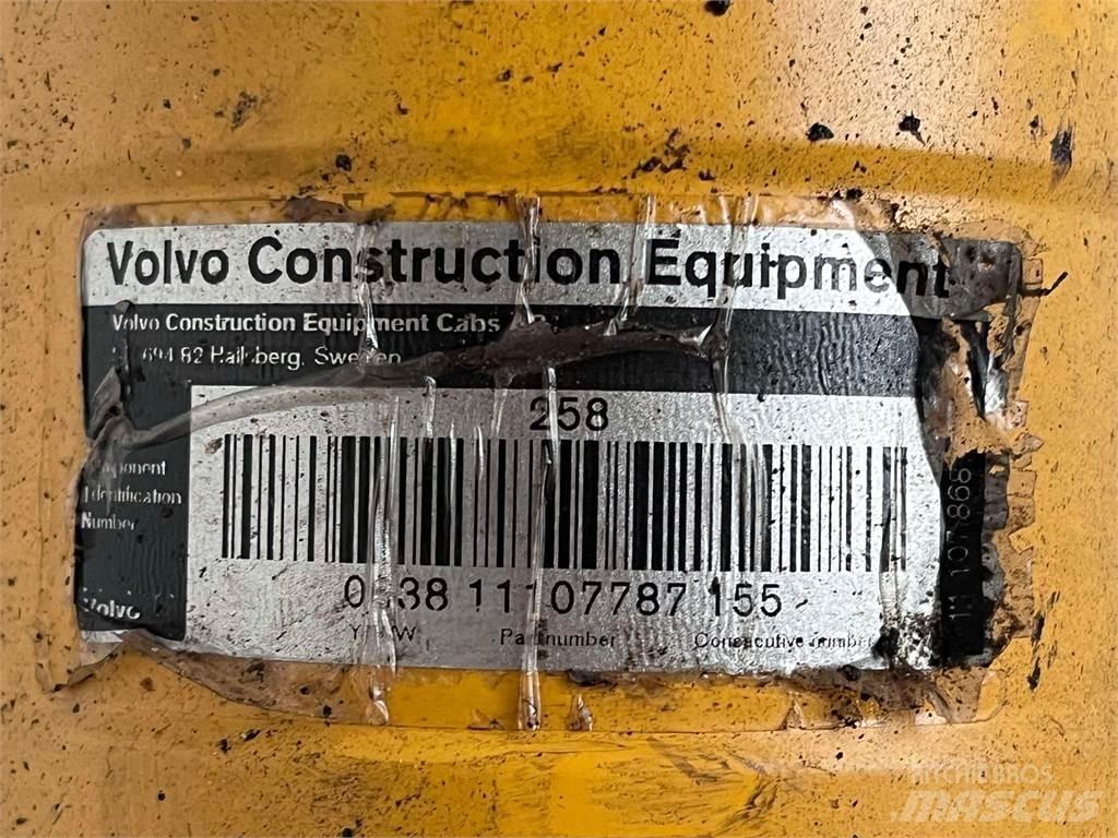 Volvo L90E styrecylinder Hydrauliikka