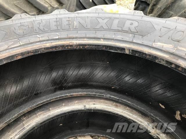  Rear Tyres Renkaat ja vanteet