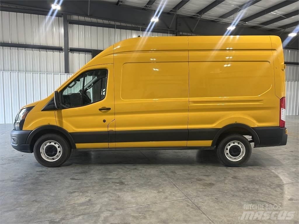 Ford Transit 250 Lava-autot
